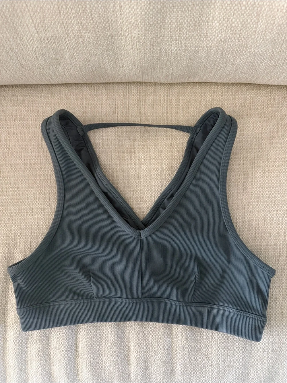 ALO Yoga Ribbed V-Neck Sports Bralette - Slate Blue
